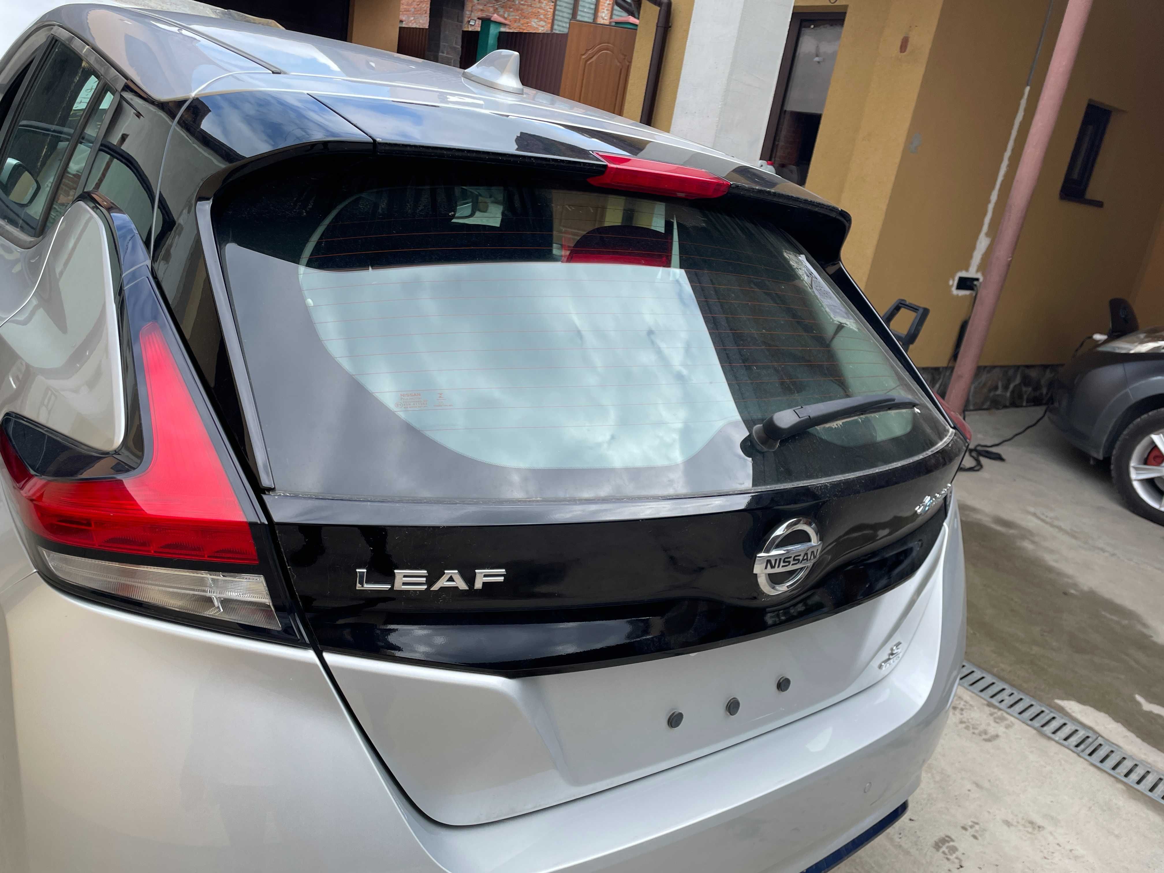 Кришка багажника Nissan Leaf ze1 k23 ЛИФ 2018-