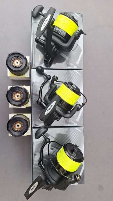 3 sztuki Avid Carp AV8000 kołowrotek karpiowy big pit jak nowe