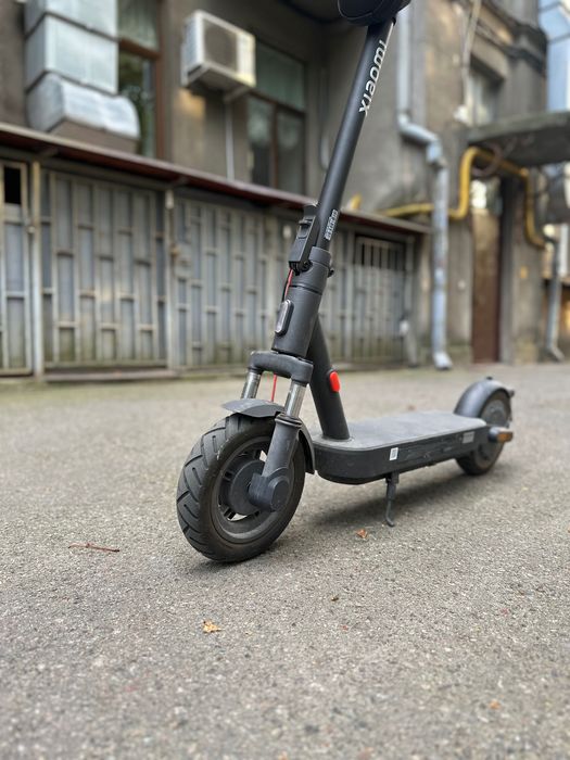 Елетросамокат XIAOMI