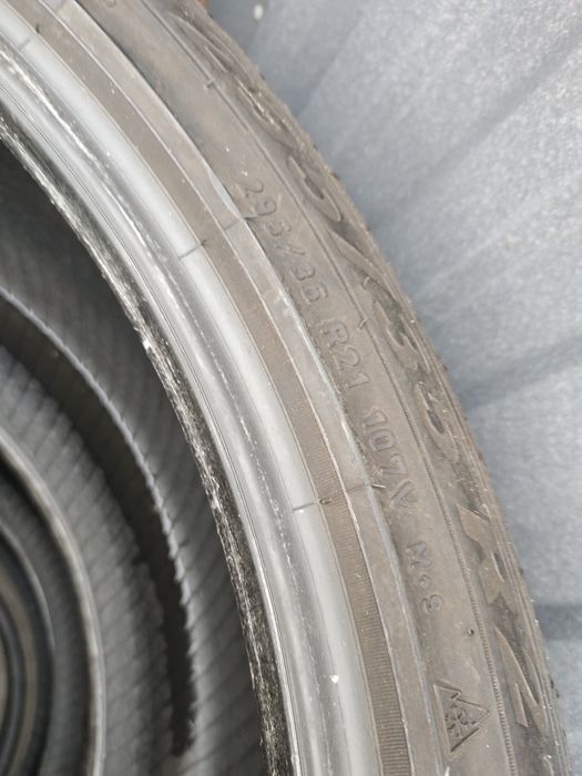 Шини 265/40 295/35 R21 Pirelli різноширокі