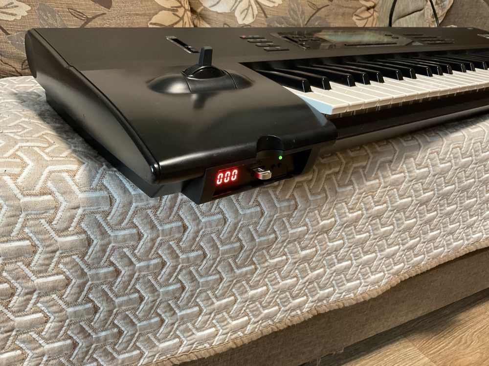 Продам синтезатор Korg 01/w fd