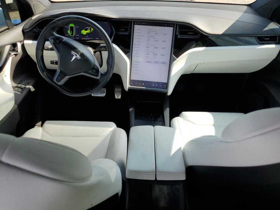 Продається в процесі доставки Tesla Model X 2019
