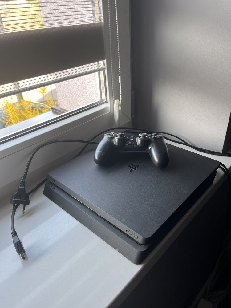 PlayStation4 Slim 1TB + pad