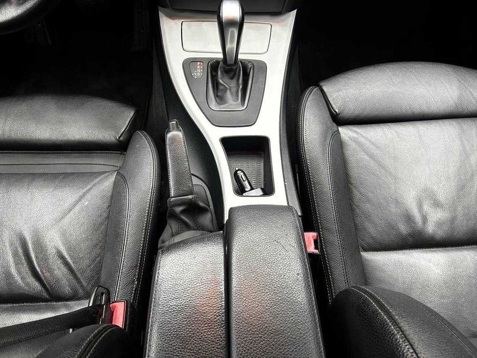 BMW 320 d 2011 року