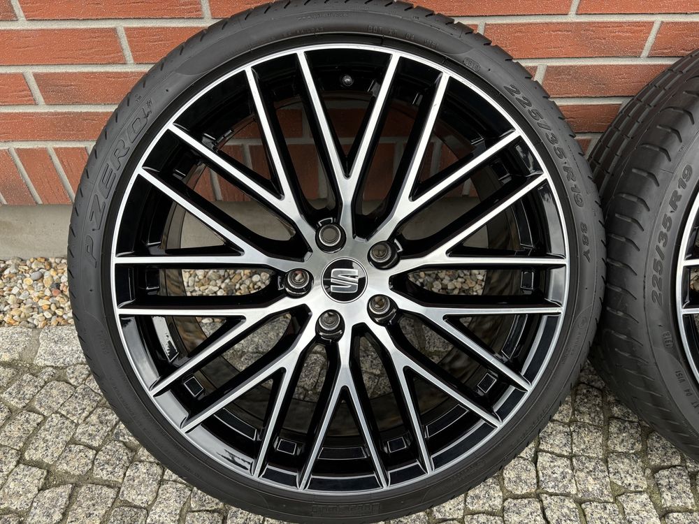 Ori Seat Leon Cupra 225/35 R19 Pirelli 5x112 VW Seat Skoda 5F0