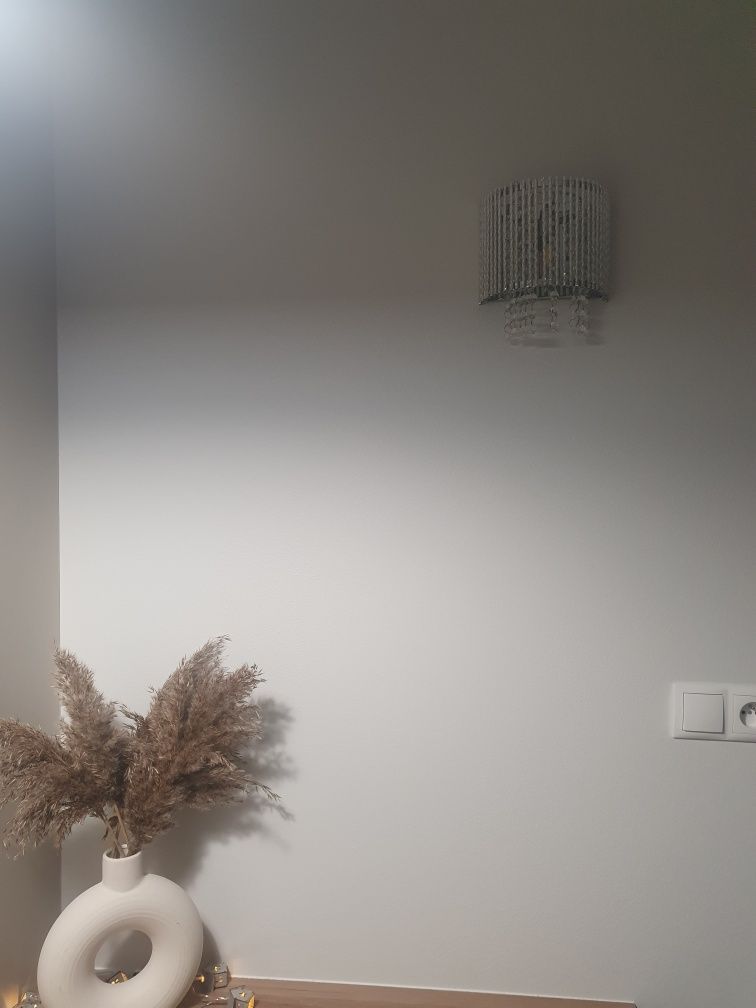 Dwie nowoczesne lampy ścienne