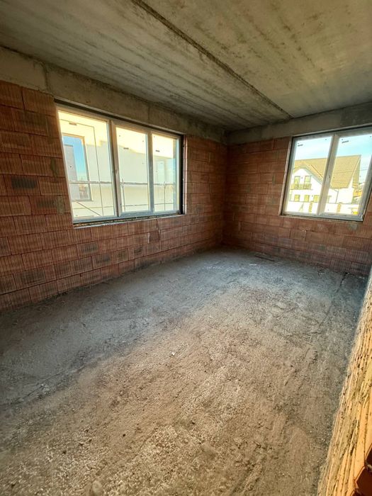 Чудовий 3К будинок в тихому районі!