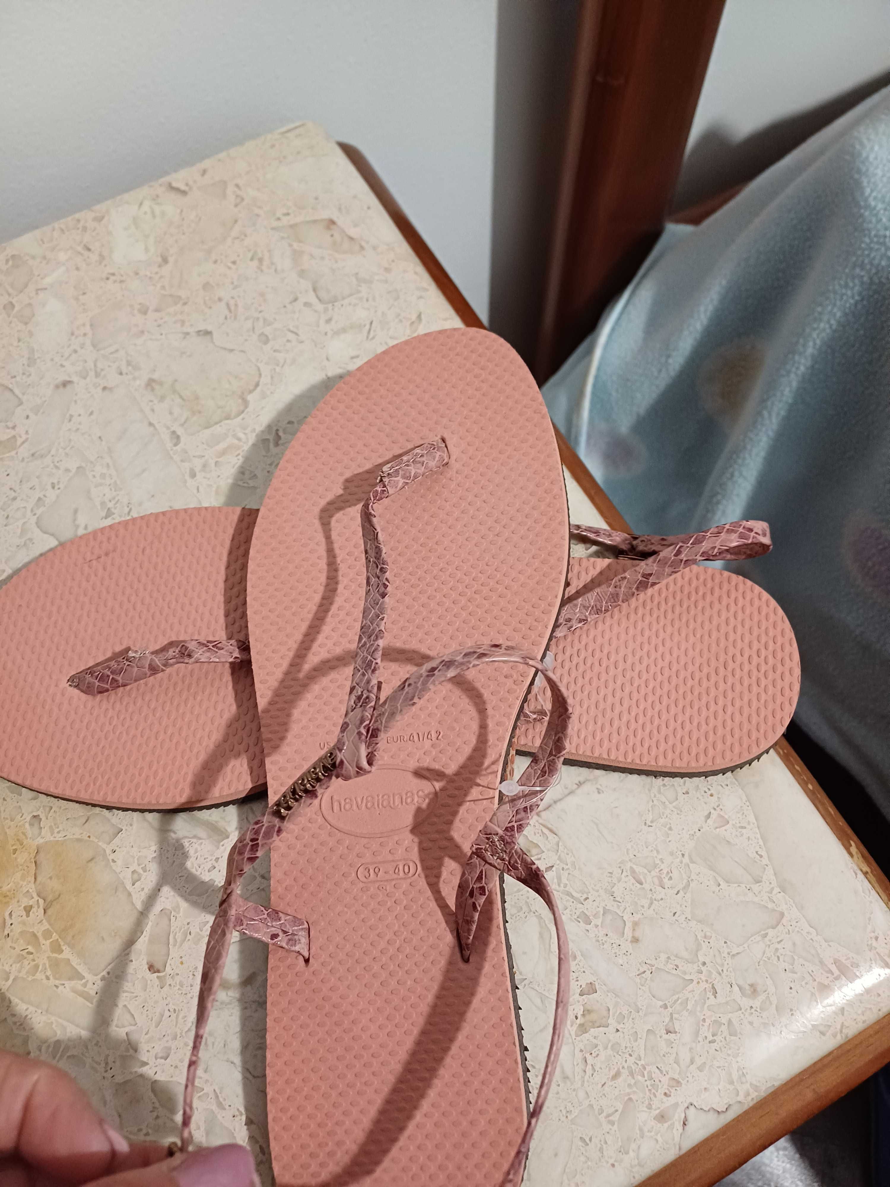 Chinelos havaianas