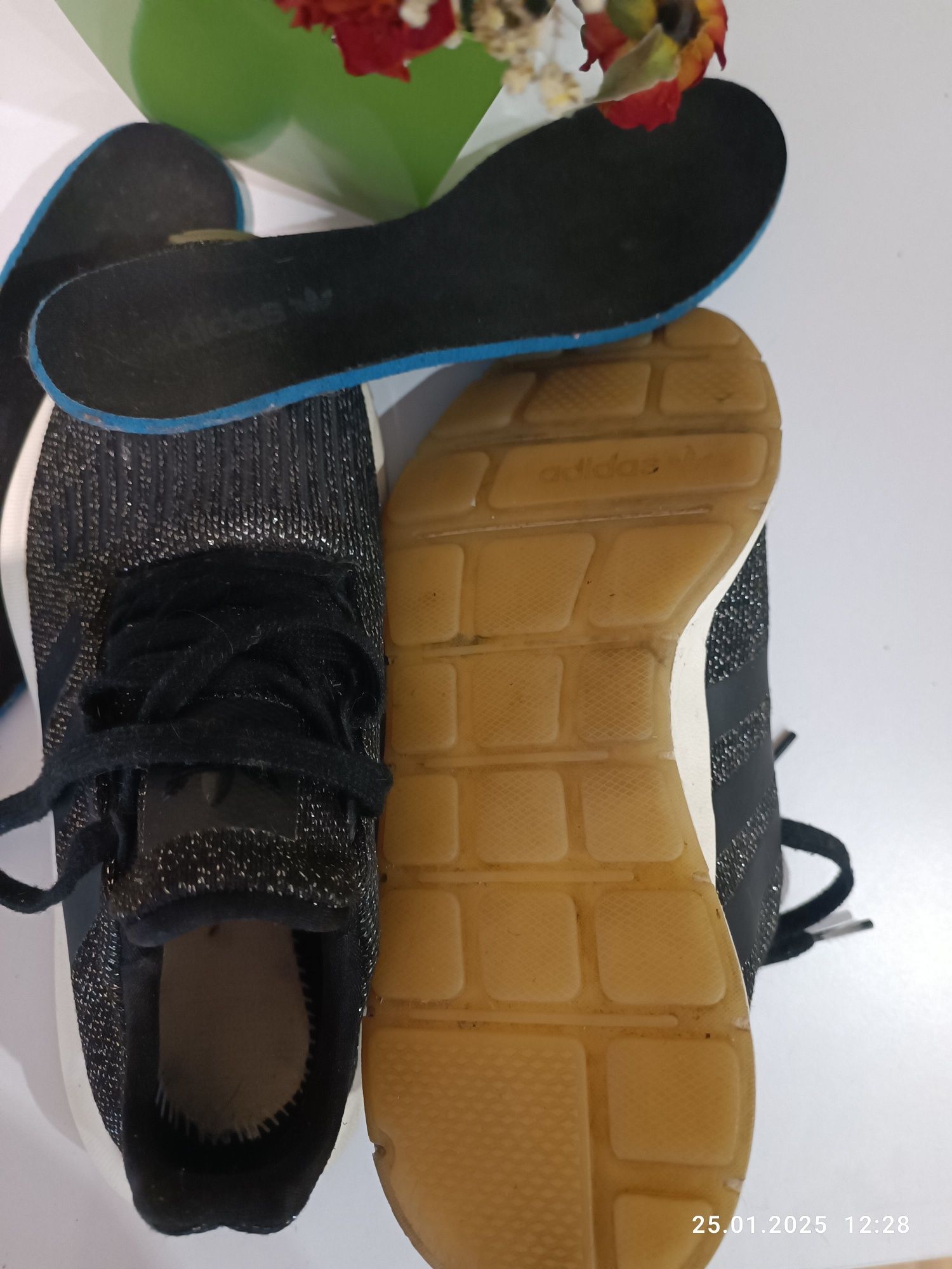 Продам кросівки Adidas