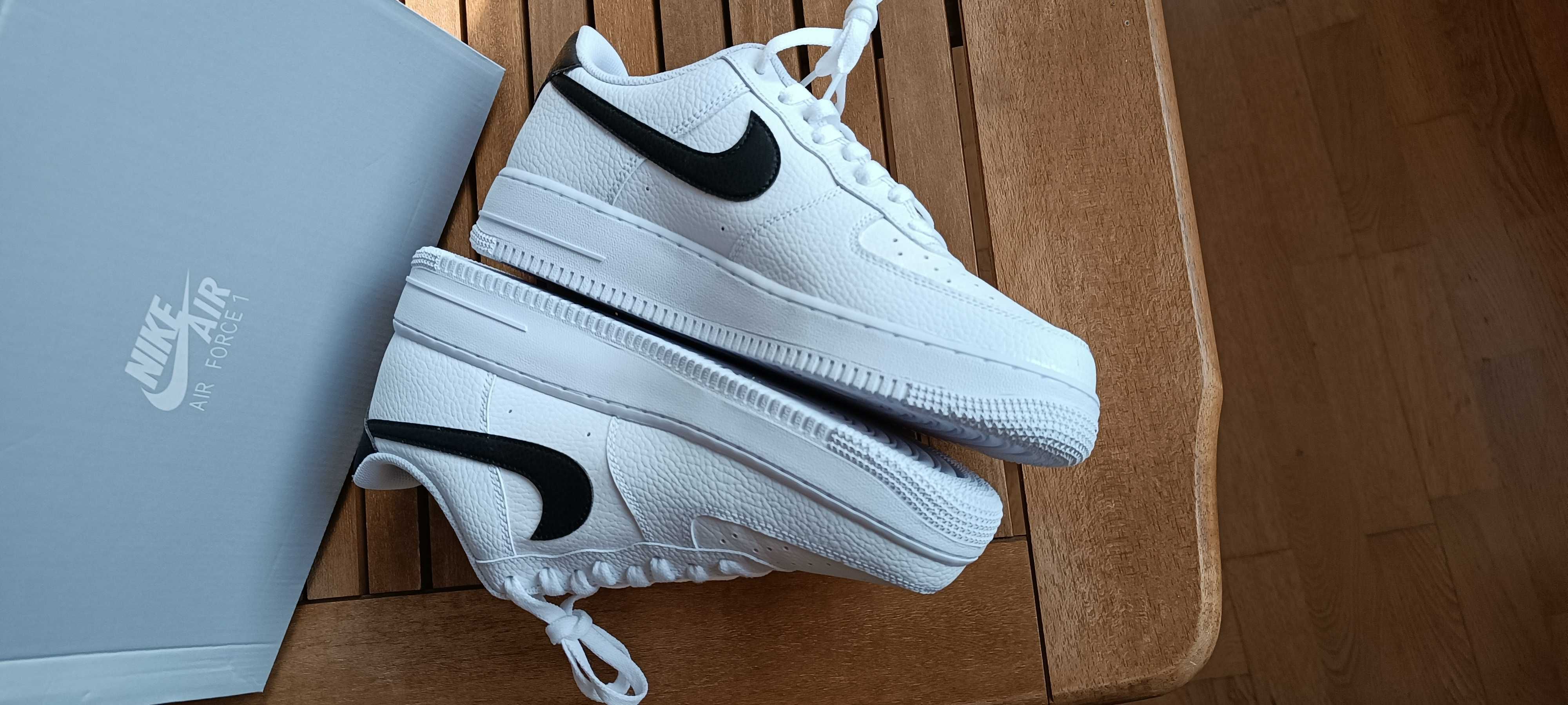 r. 43 Nike Air Force 1 Low '07 White Black Pebbled Leather CT2302,-100