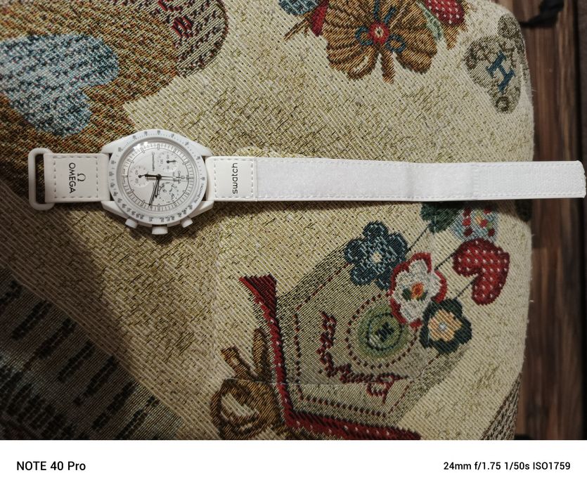 Часы наручные, кварцевые