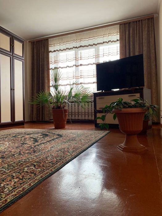 Продається трикімнатна квартира у селі Смільне біля Бродів