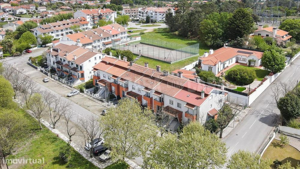 Moradia em Banda V4 em Rio de Loba