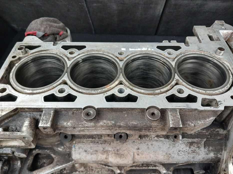 Продам по запчастям двигатель z22se блок, гбц, коленвал, поршень,шатун