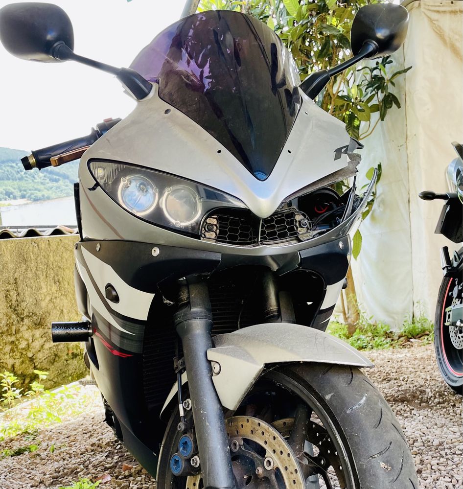 Yamaha R6 de 2004 (injecção)