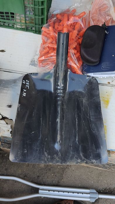 Лопаты разные в наличии