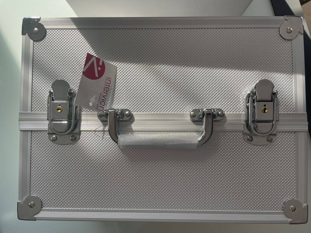 Kuferek aluminiowy firmy INTER-VION
