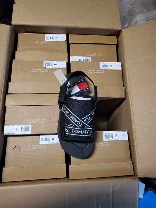 Klapki Tommy Hilfiger Oryginalne Nowe Pudełko Rozmiar 36