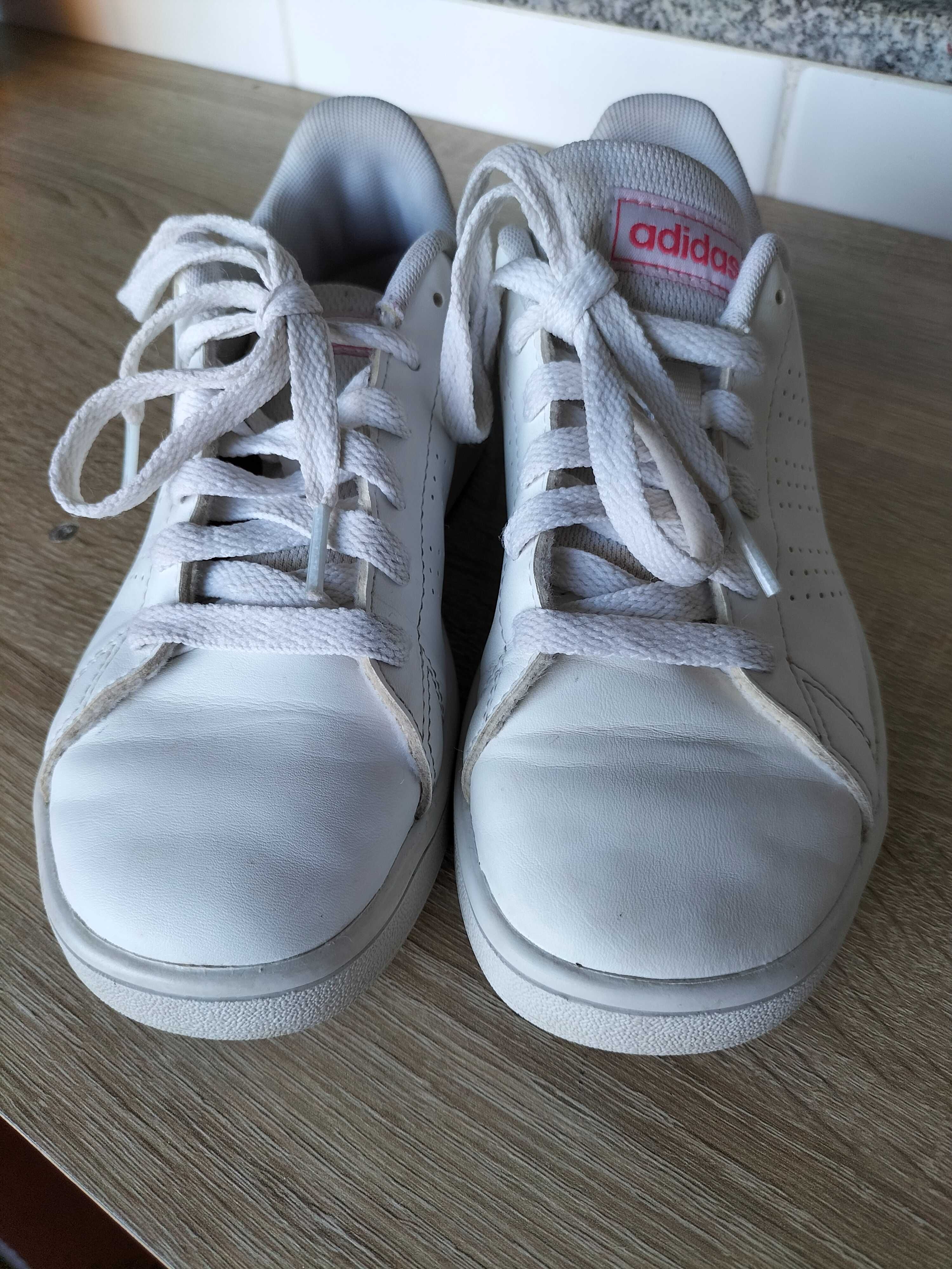 Ténis adidas em ótimo estado