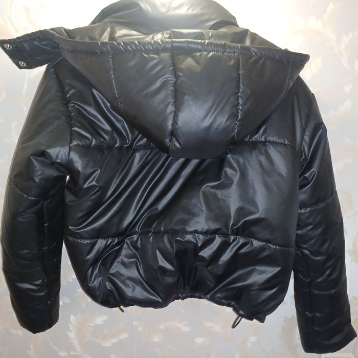 Продам куртку чорну