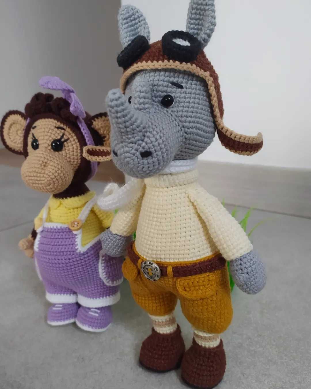 Małpa i nosorożec pilot amigurumi handmade