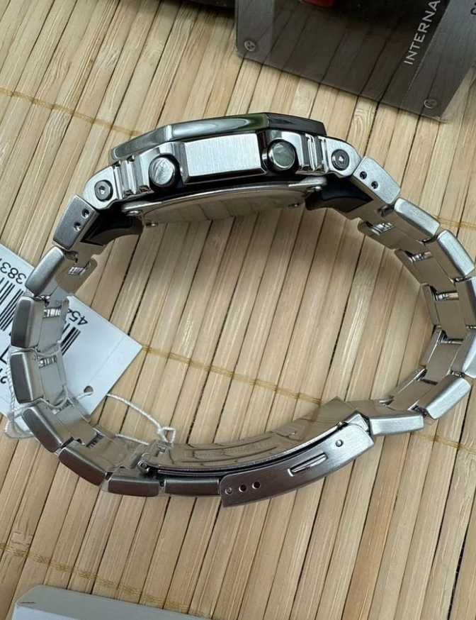 Наручные мужские часы Casio G-shock GM-2110D-7A
