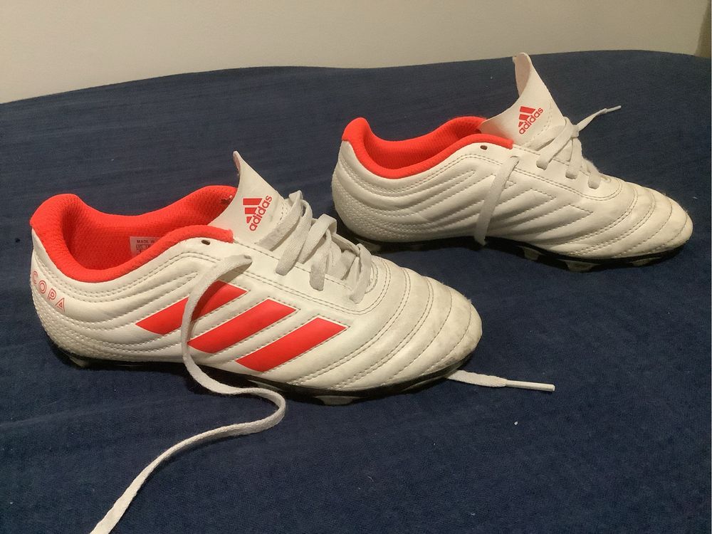 Chuteiras Adidas Copa Brancas e Laranja - Tamanho 32