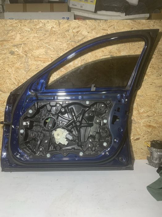 Передні праві двері до BMW g30