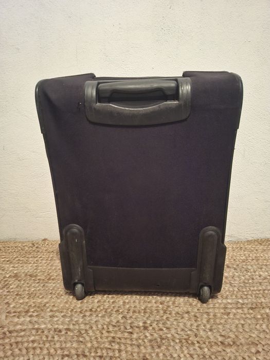 Mala viagem - Troley Delsey preta 
53 x 38 x 20