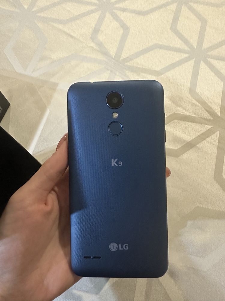 Смартфон LG K9 blue