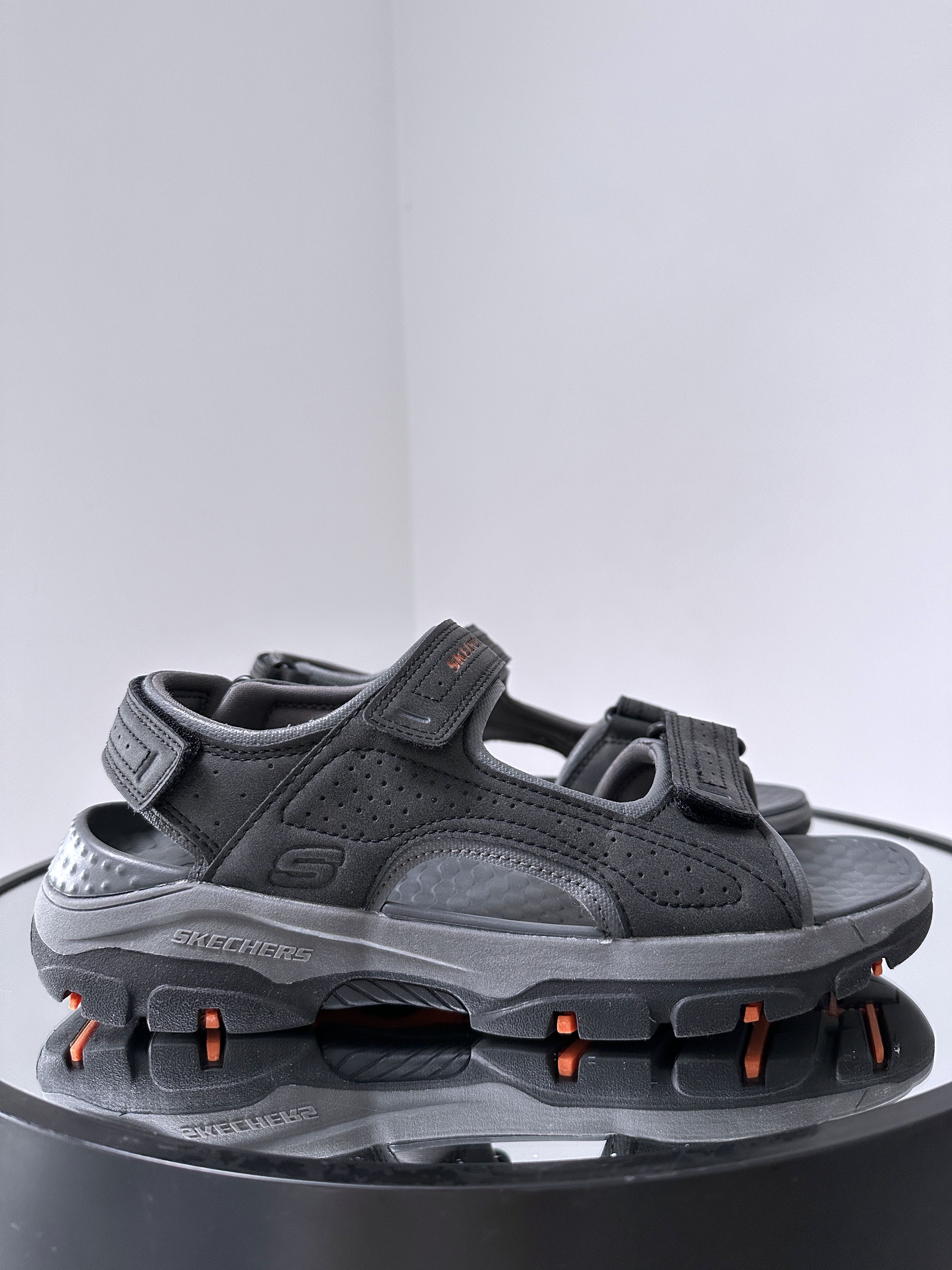 Качественные плотные босоножки на липучках Skechers