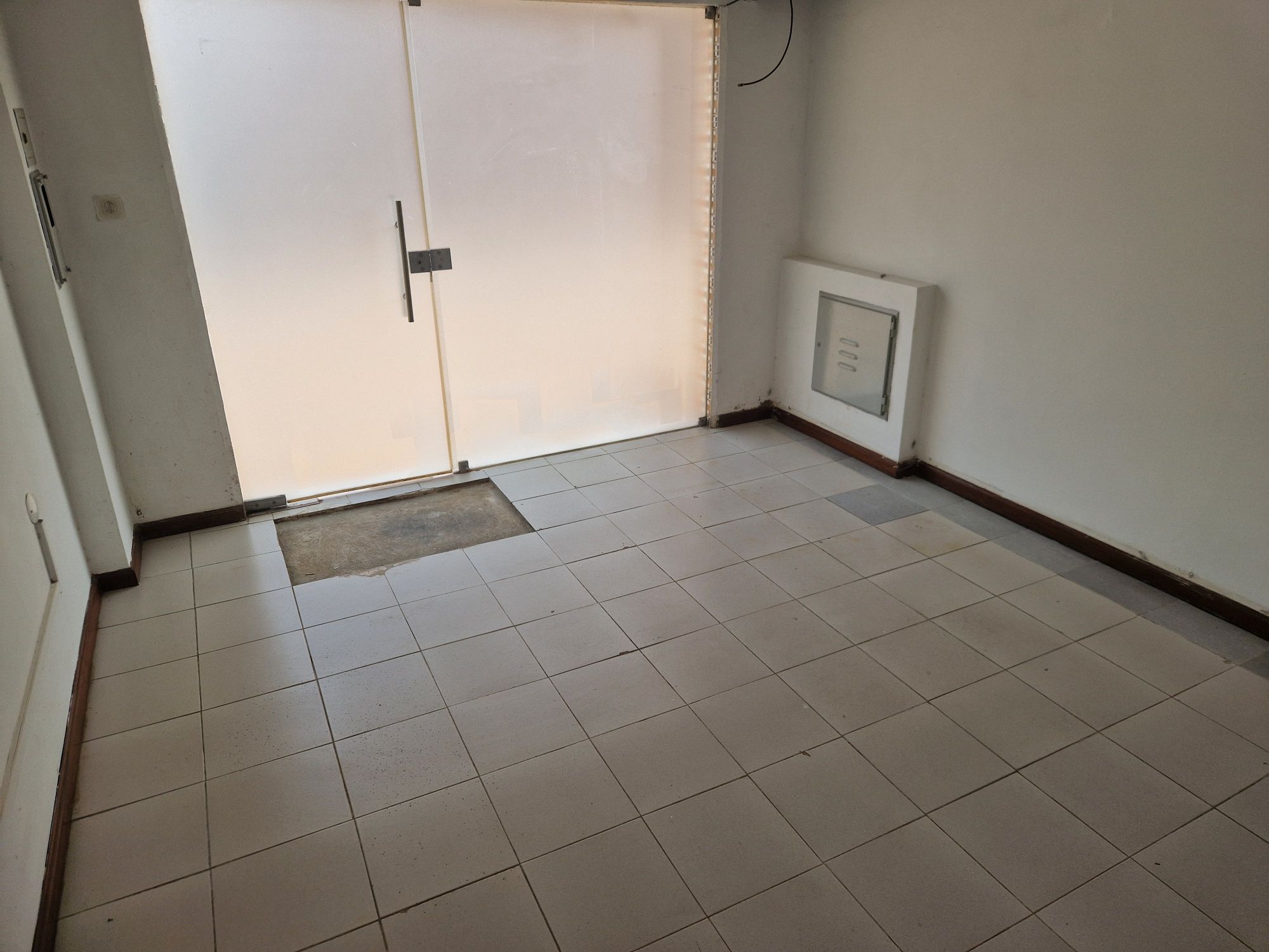 Espaço com 20 metros quadrados, junto ao centro comercial  girassolum
