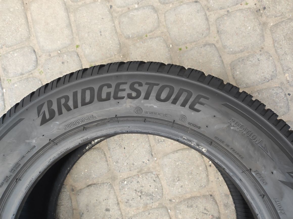 225.60.17 dwie opony zimowe Bridgestone Blizzak LM 005