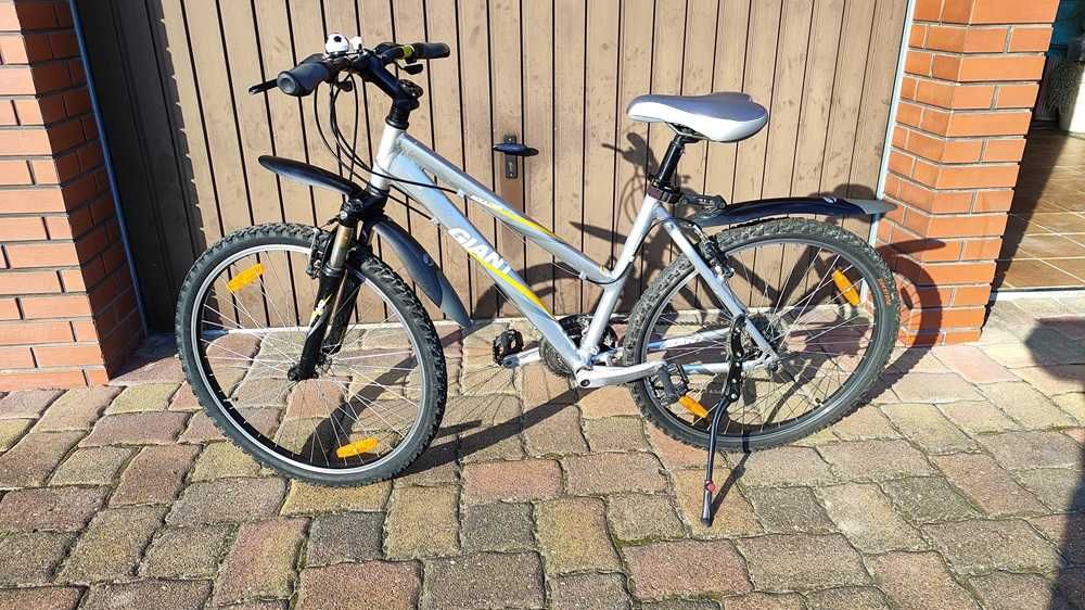Giant Boulder 26" MTB górski rama M (18") Shimano ACERA 8 Speed