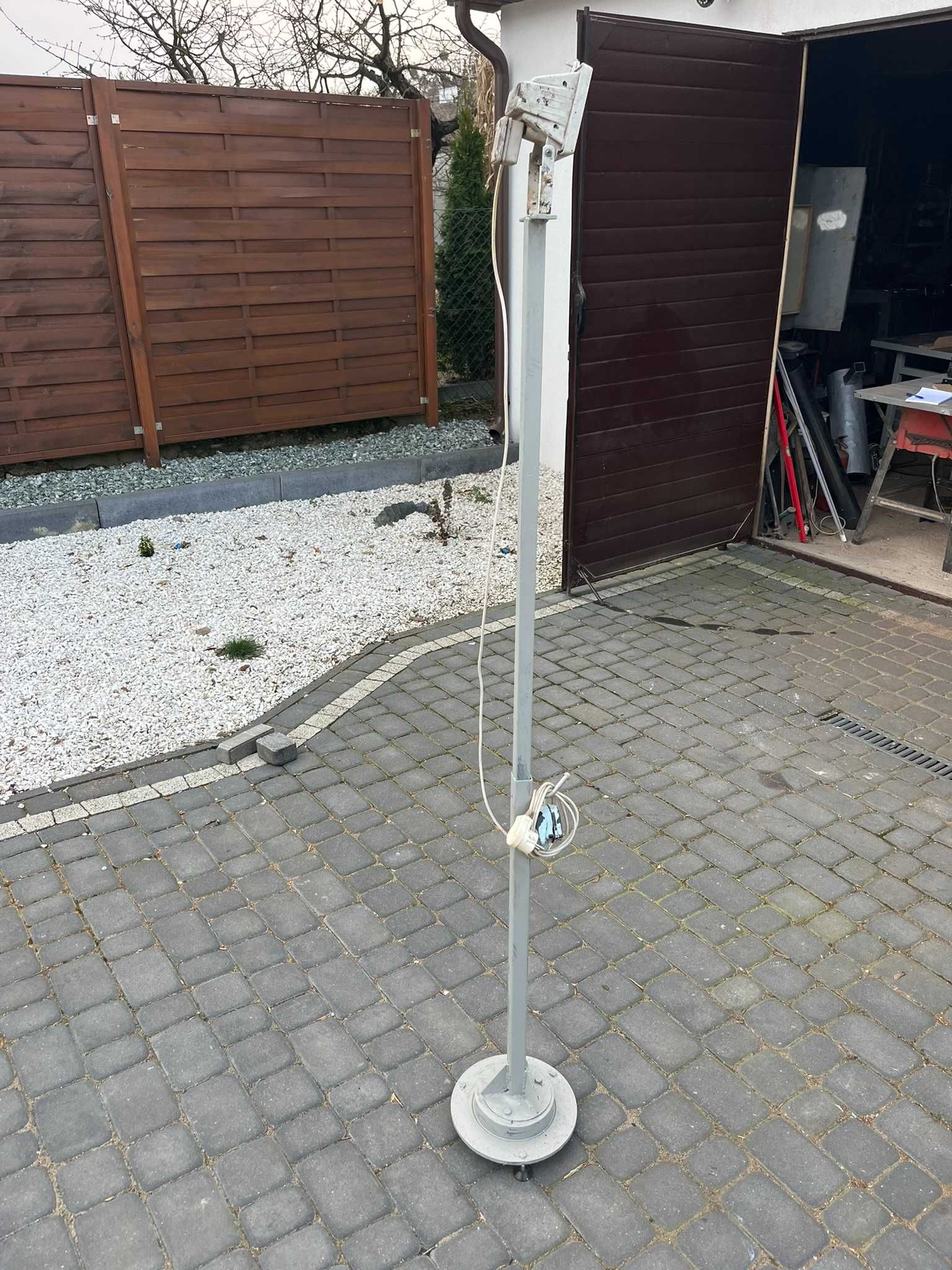 Lampa warsztatowa stojąca halogenowa