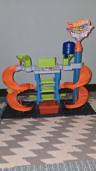 Tor Hot Wheels myjnia samochodowa
