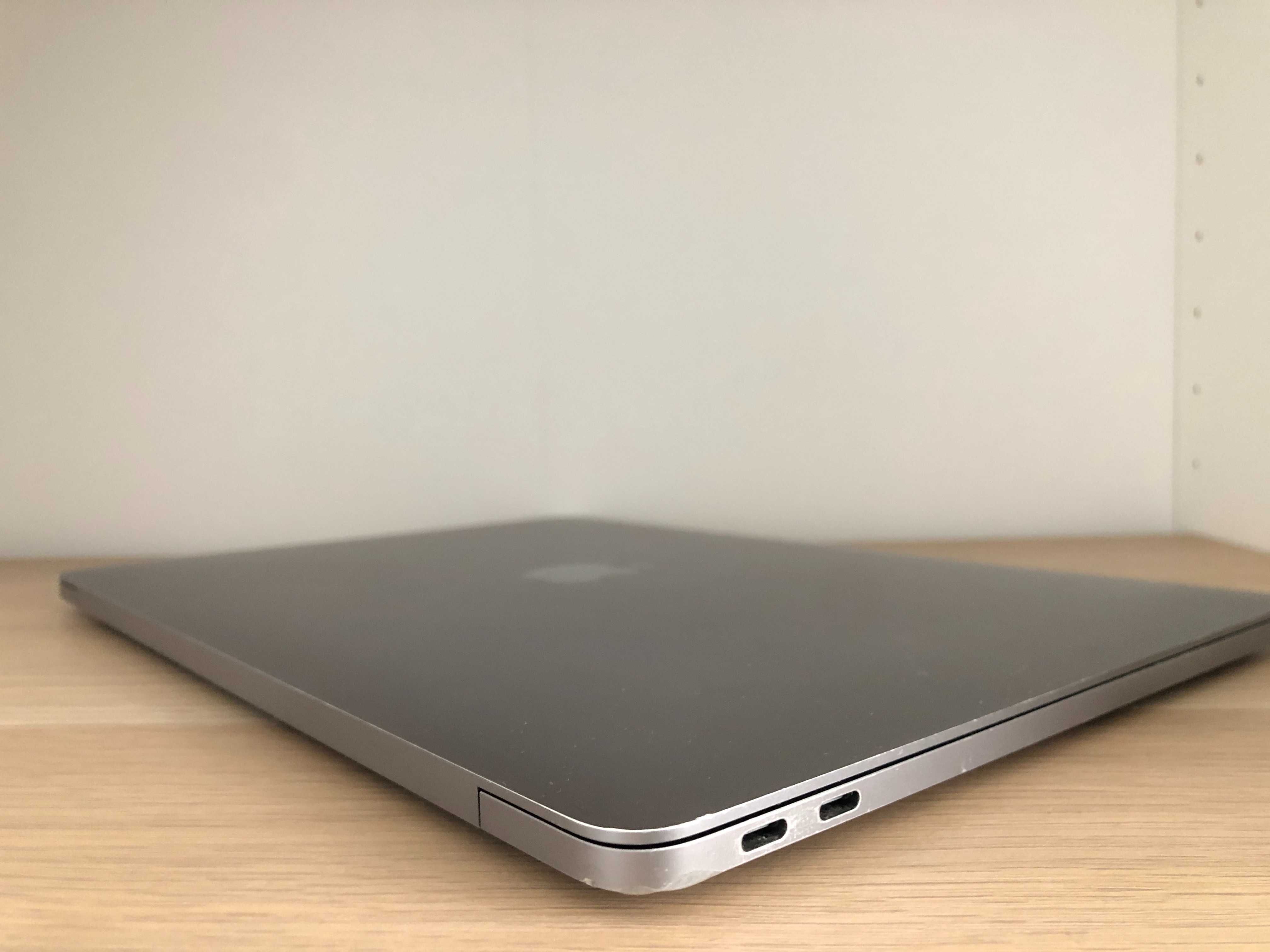 Macbook Pro 13" 2017 (problema de bateria e ecrã)