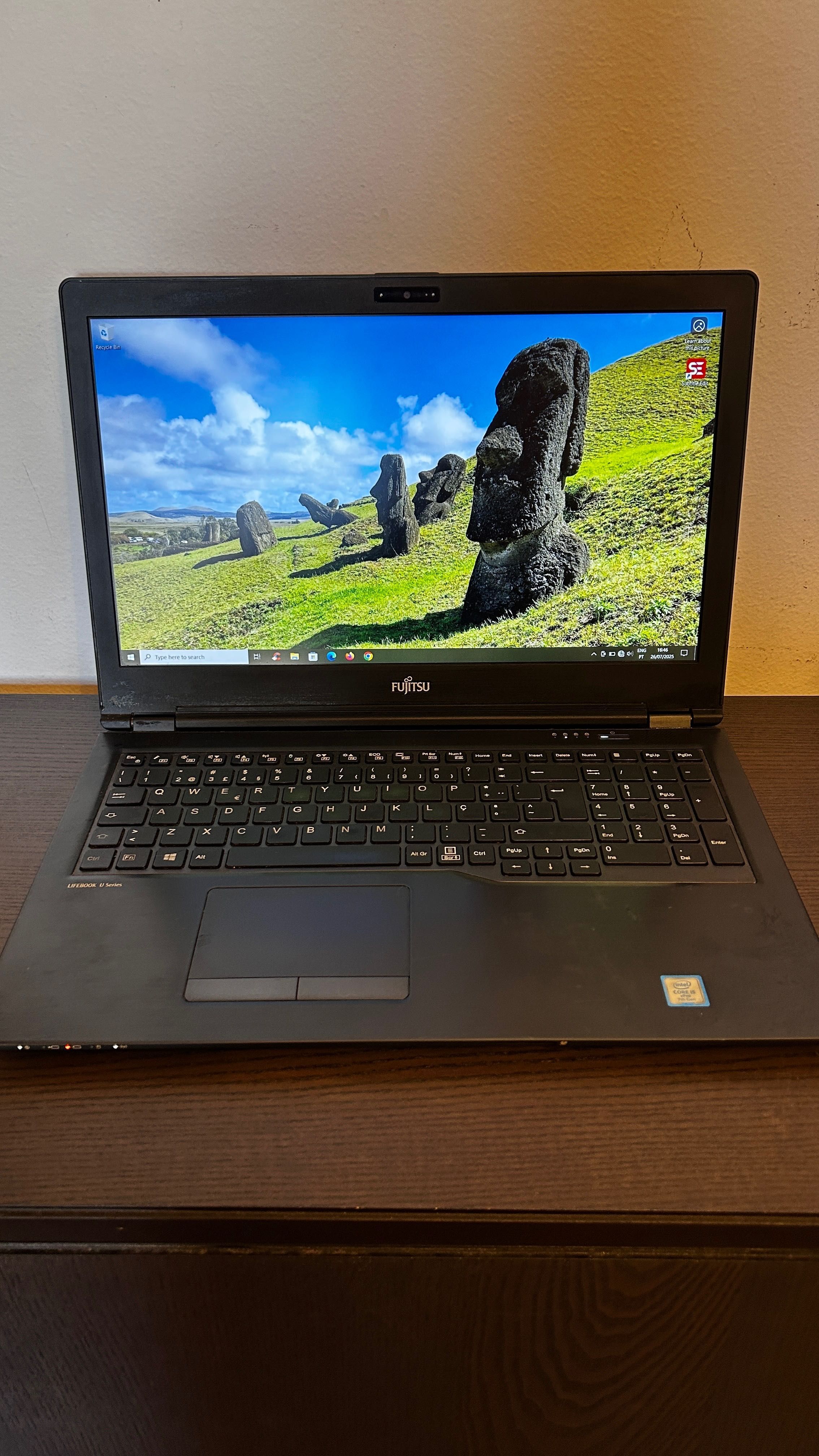 Fujitsu Lifebook U757 Laptop, Slimline