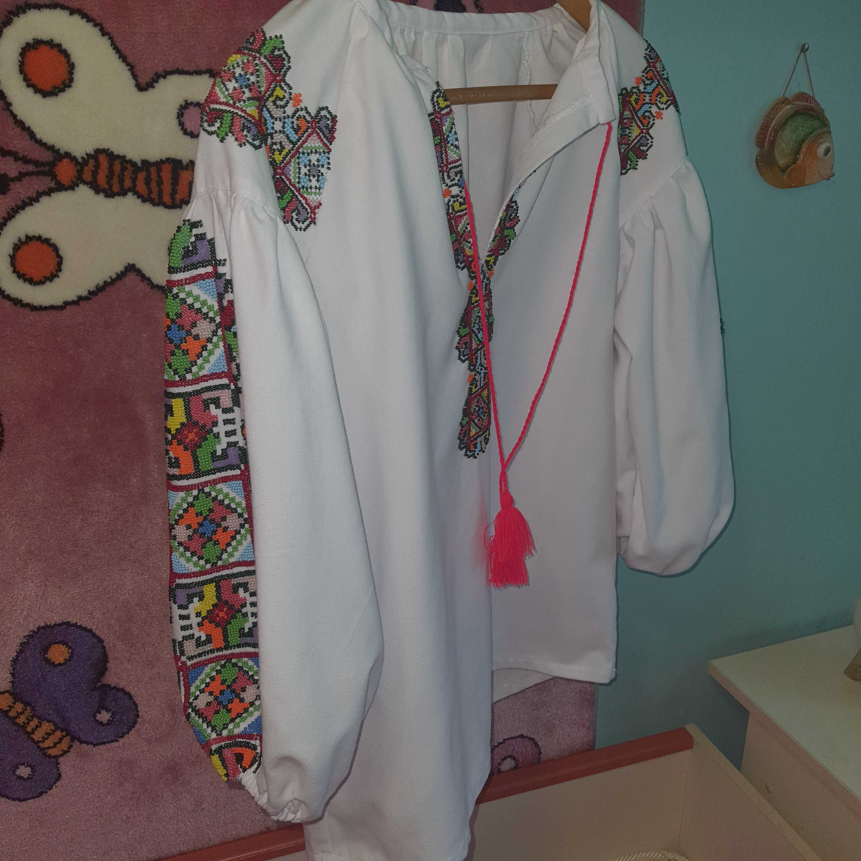 Яскрава вишиванка бохо