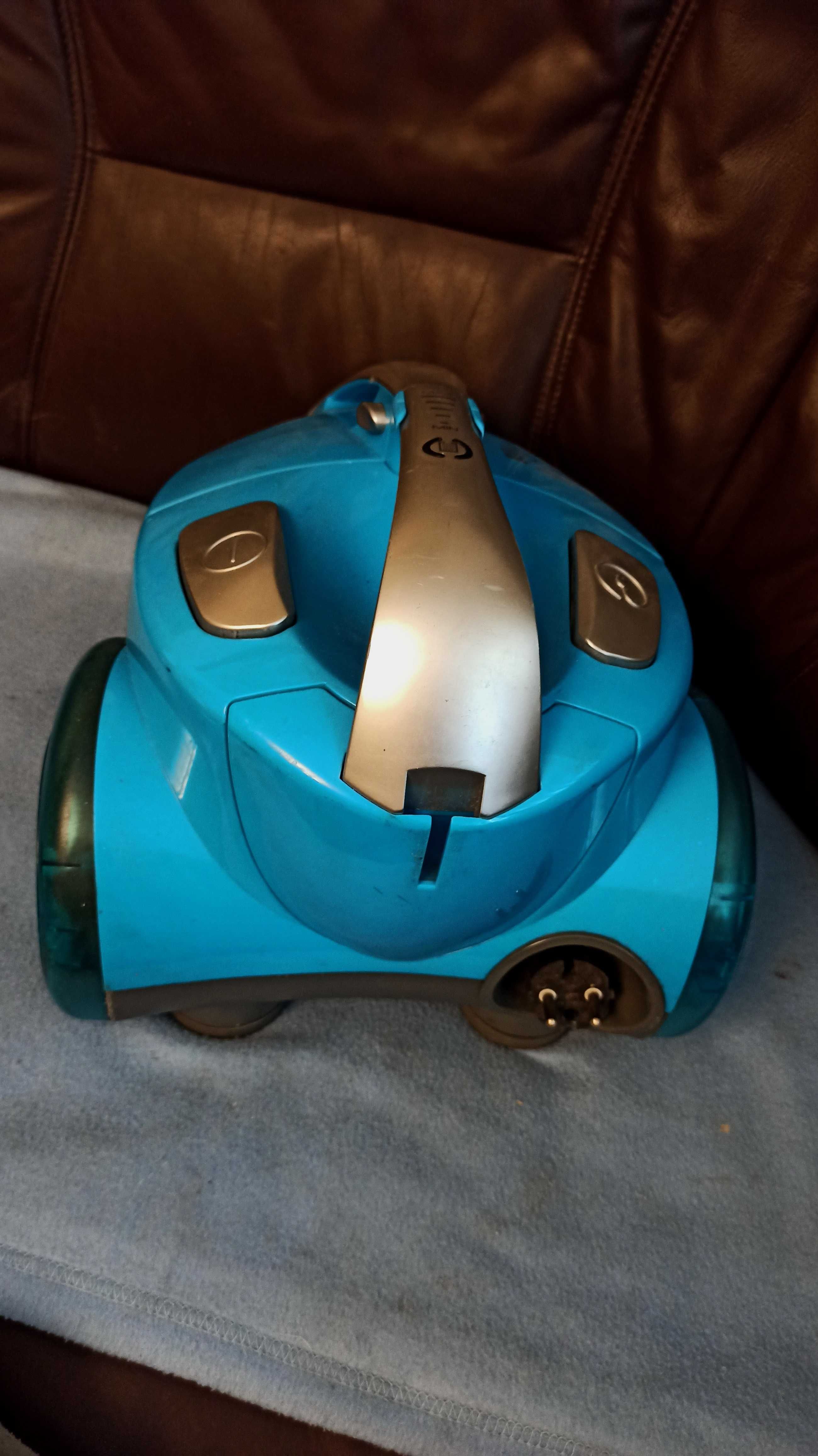 .Odkurzacz workowy Hoover TFS518101*