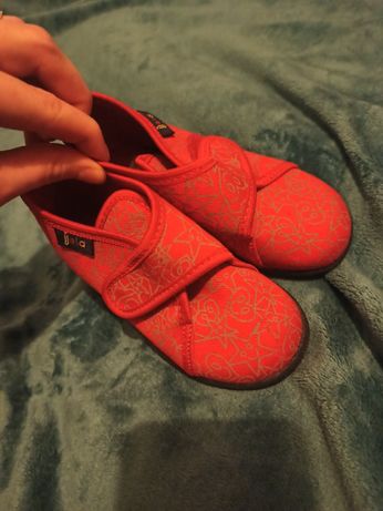 Czerwone buciki we wzorki