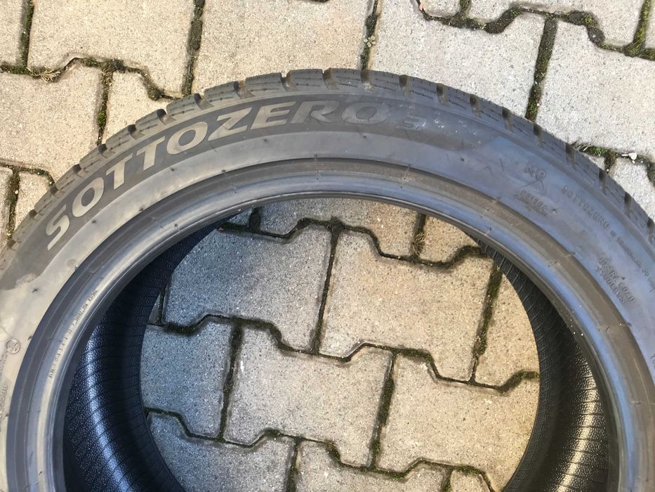 1x 235/45R19 99V M+S Pirelli SottoZero 3 MO opona zima R