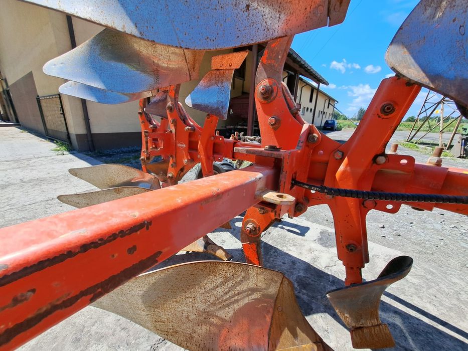 Ramię wału pługa Kuhn