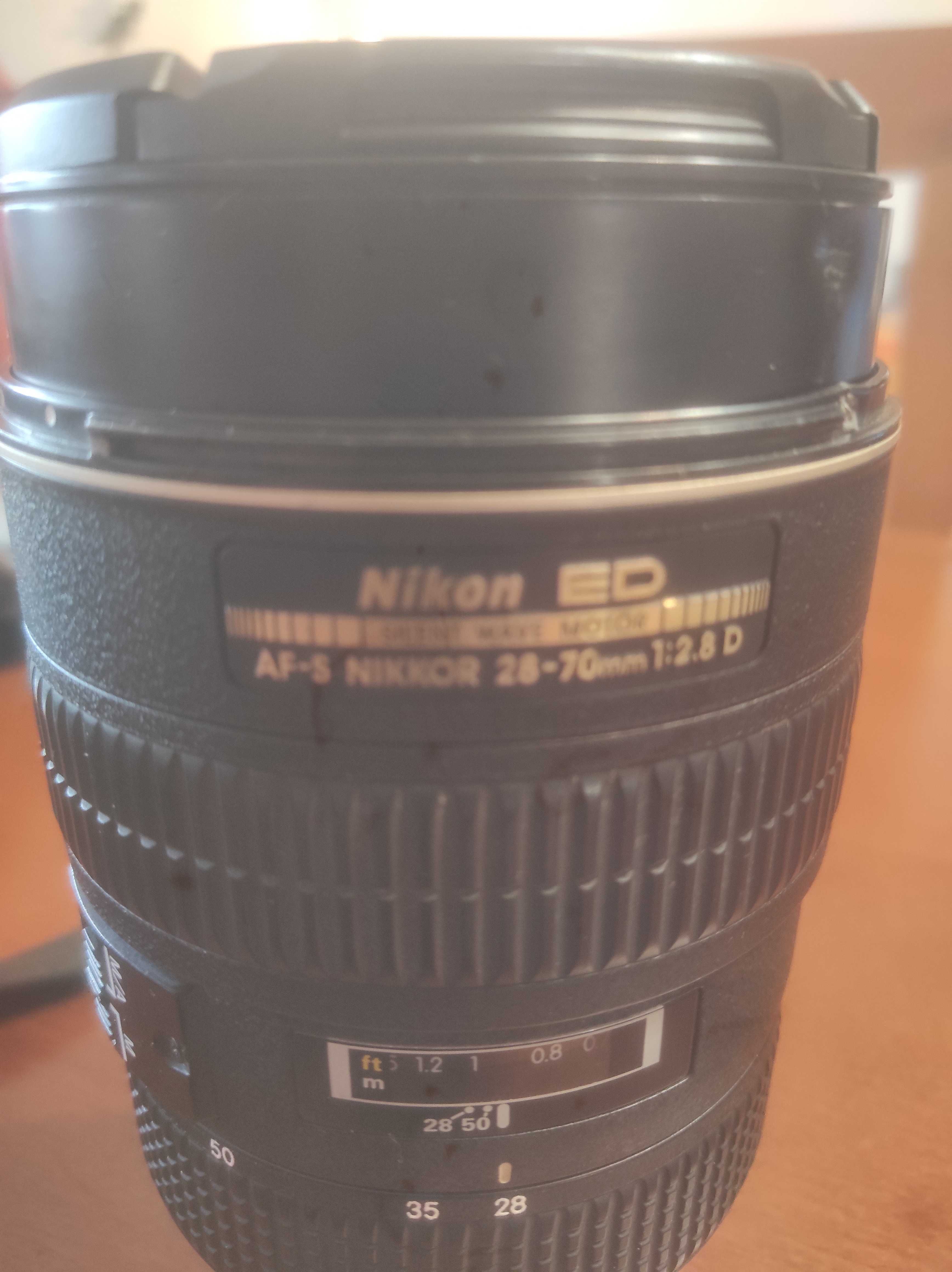 Nikon ED AF-S Nikkor 28-70mm f/2.8 D