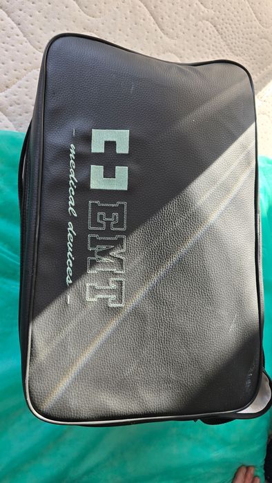 Aparat do terapii pulsującym polem magnetycznym niskiej częstotliwości