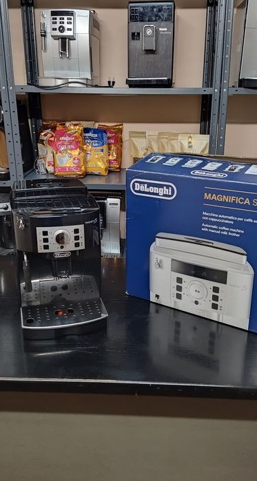 Кавомашина/кавоварка Delonghi Magnifica s, 2021 року випуску