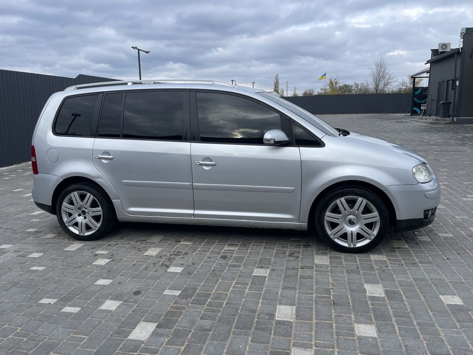 Volkswagen touran