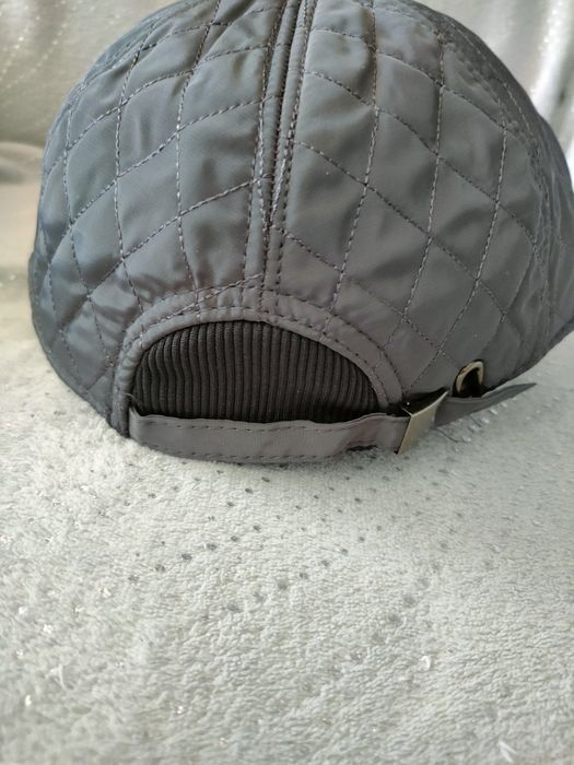 Czapka z daszkiem szara