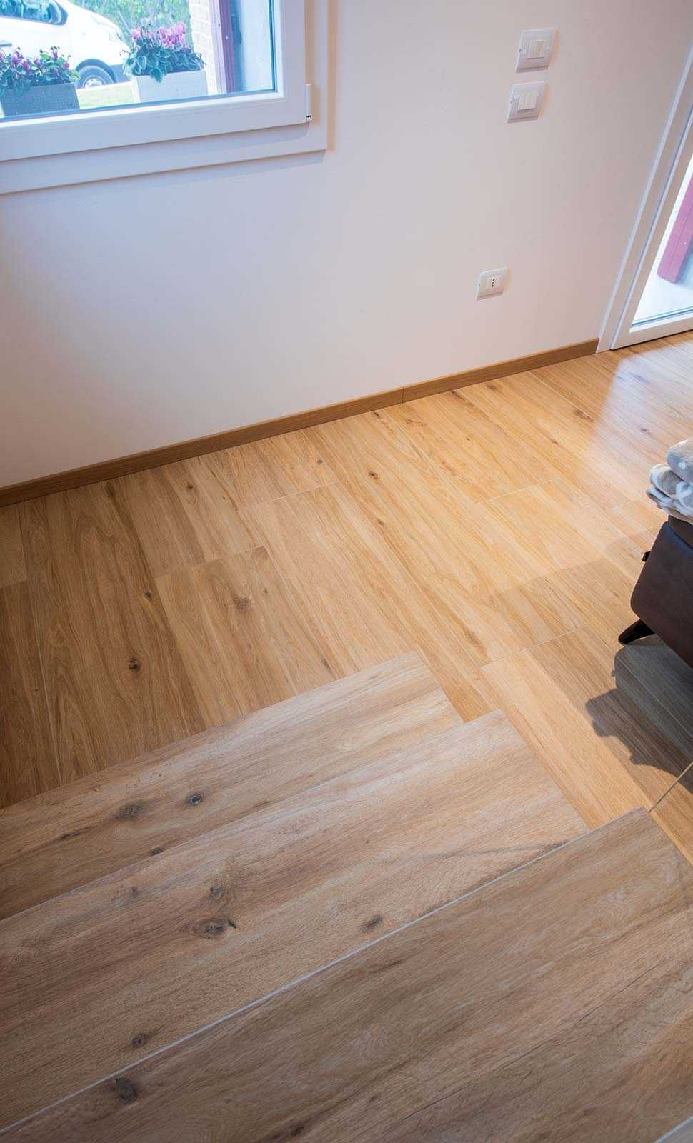 Drewnopodobne płytki na schody 100x30 Dąb Miodowy