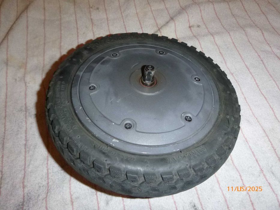 Hulajnoga Elektryczna Ducatti pro I evo Silnik ,kolo z pompowaną oponą